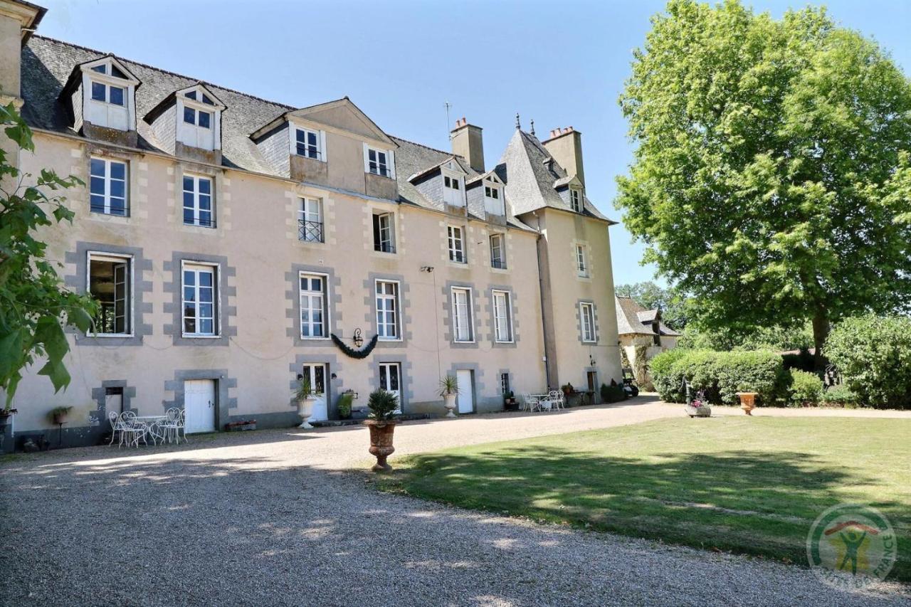 Chateau Du Golf De La Freslonniere Le Rheu Exteriör bild